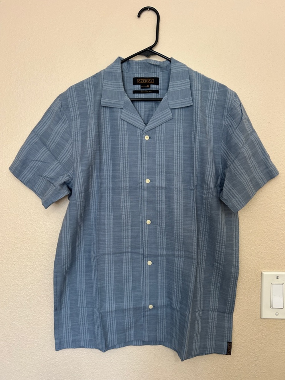 Men's Short Sleeve Button-Up Shirt in Light Blue